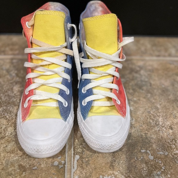 Custom converse shoes men’s size 6 women's size 8
Only wore one time. - Picture 2 of 7